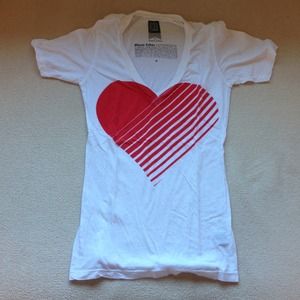 Striped heart v neck t-shirt