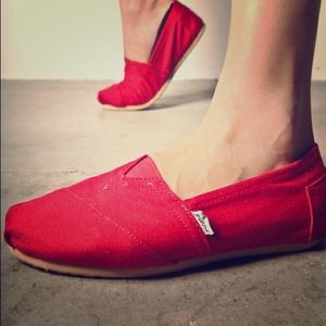 Authentic Red TOMS Flat Canvas Cloth Slip On