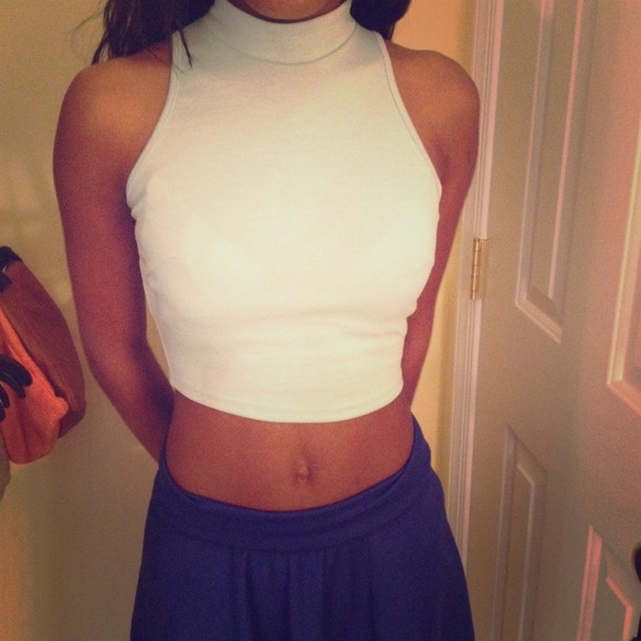 Crop high neck top