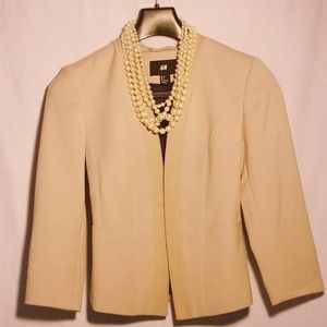 H & M Cream Cropped Blazer
