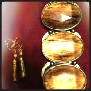 Brown Bracelette with matching earrings!!