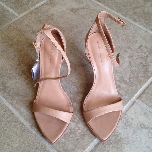 ***SOLD*** NIB Nude Zara Heels 36