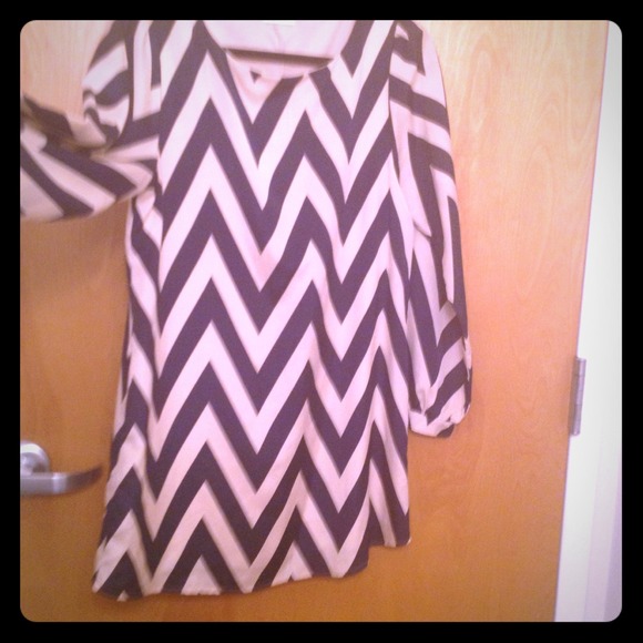 SOLDDD Everly Chevron Dress Sz M