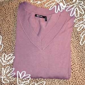 ⬇️REDUCED⬇️Purple Sweater 🍁