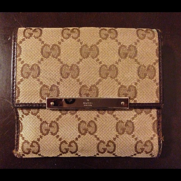 SOLD!! Authentic Gucci signature french wallet