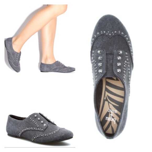 Beau + Ashe Shoes - New Gunmetal Studded Canvas Oxfords