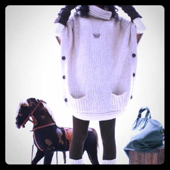 Cream sweater w side buttons