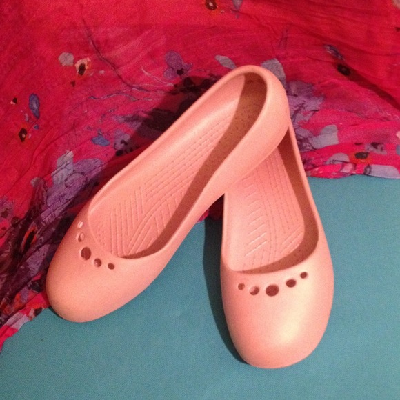 SOLD IN BUNDLE Crocs Pink Ballerina Rubber Flats