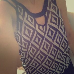 Black and white pattern top