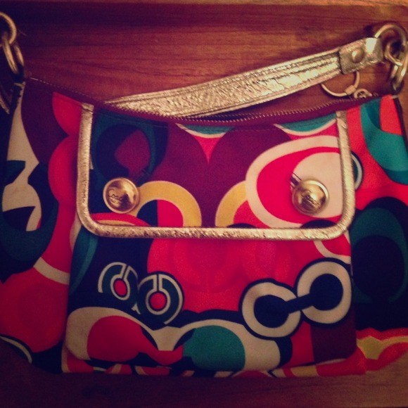 Coach Handbags - Authentic Coach Clutch - MAKE ME AN OFFER! ✨