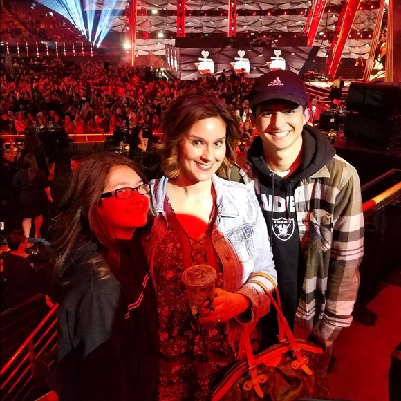 ❤️Meet your Seller & of course, Buyer!❤️ - Picture 4 of 4