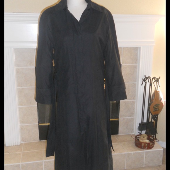 THIS IS A STEAL!Classic microfiber 3 season trench