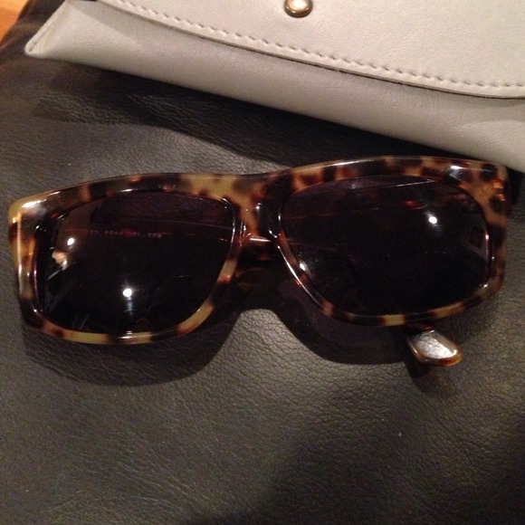 Accessories - Square Sunglasses