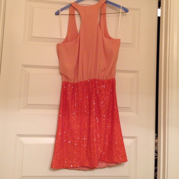 Dress - Picture 3 of 4