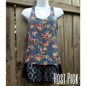💟SOLD💟🌺🍀HOST PICK🍀🌺Floral Lace Racerback Top