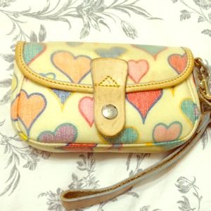 Dooney & Bourke heart wristlet