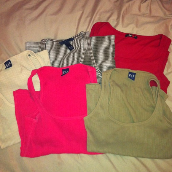 Lot of 5 tanks 4 Gap 1 misc