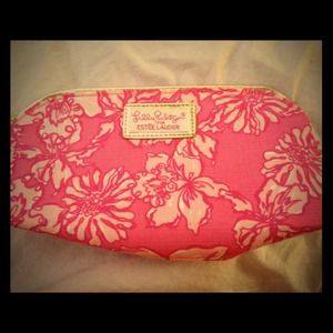 Makeup bag from Estée Lauder Lilly Pulitzer