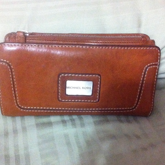Michael kors wallet