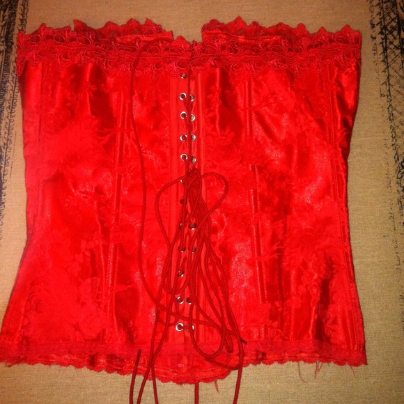 Red exclusive trimming - Picture 1 of 3