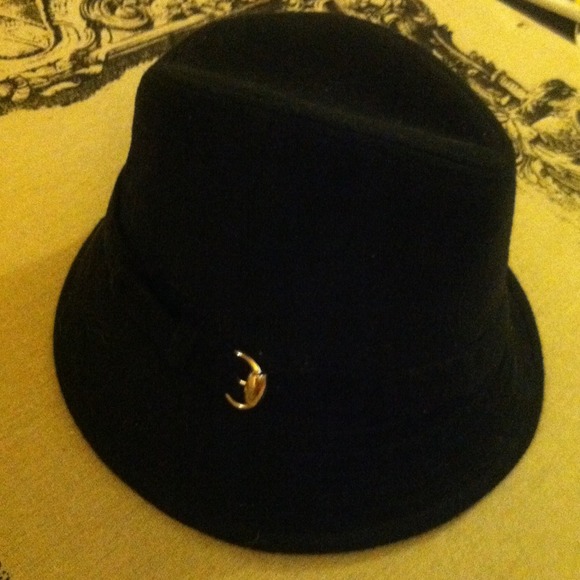 Buckle on Black - Picture 2 of 4