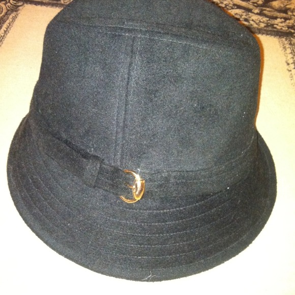 Buckle on Black - Picture 4 of 4