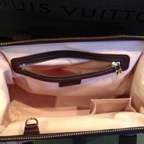 Authentic Louis Vuitton Josephine cerise pm - Picture 3 of 4