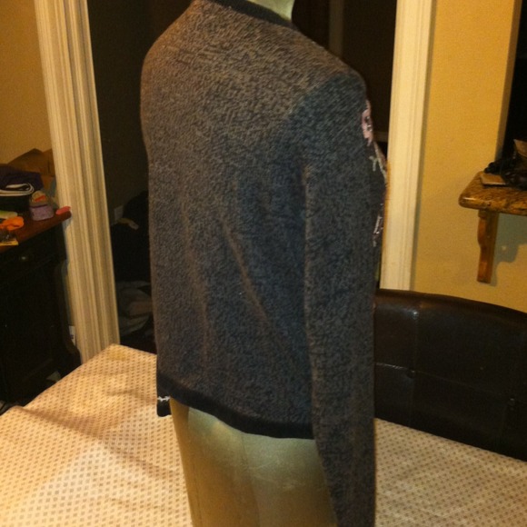 Button sweater - Picture 3 of 5