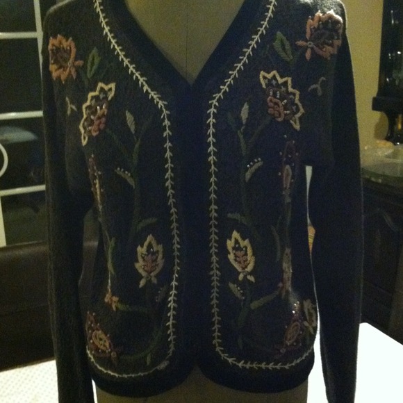 Button sweater - Picture 5 of 5