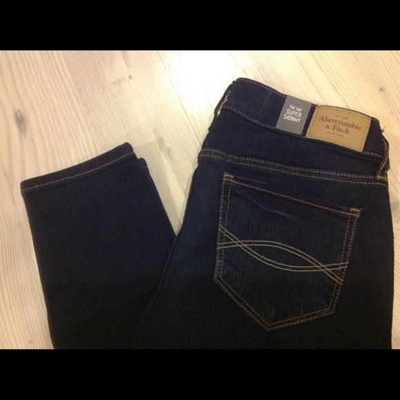 Abercrombie & Fitch Dark Wash Super Skinny Jeans - Picture 4 of 4