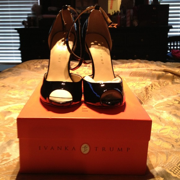 Ivanka Trump black patent leather sandals