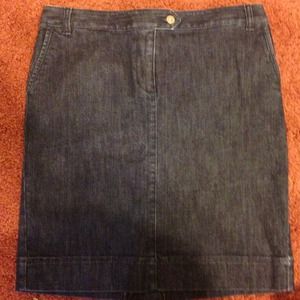 SALE🎊🎉🎈Denim skirt size 8  Ann Taylor