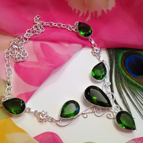 💚💚Green created Peridot Necklace 💚💚