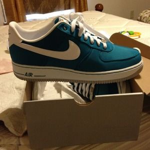 Nike shoes size 10