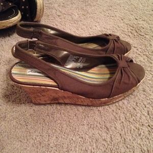 American Eagle Wedges