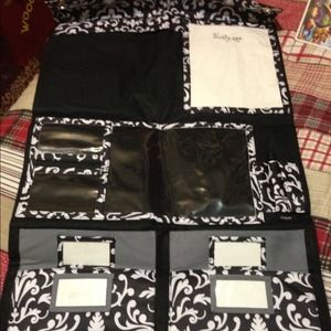 31  brand wall organizer new never used.