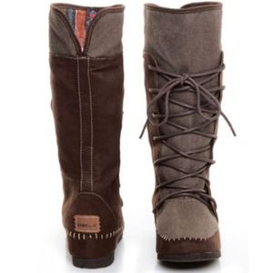 RESERVED O'Neill Lace-Up Two Tone Moccasin Boots