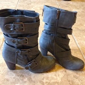 Super cute Grey boots with brown heel