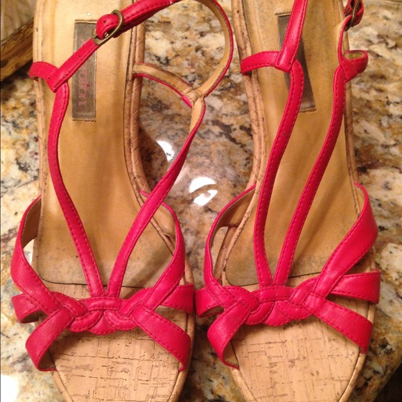 Perfect red wedges