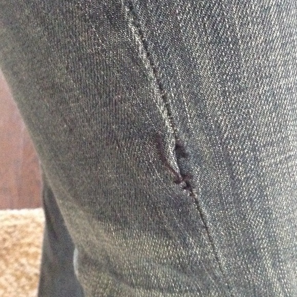 TRADED Rock Revival Jeans - Picture 3 of 4