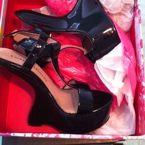 Chinese laundry No heel platform shoe