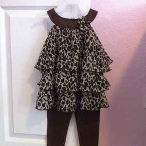 ✨Brand New✨ 24months infant leopard Outfit! $20