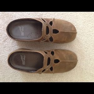 Dansko leather slip on clogs. Size 39.