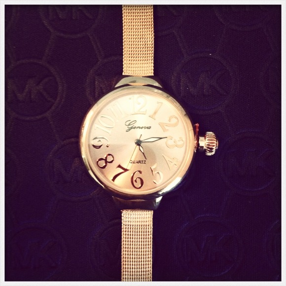 ️❤️30% OFF BUNDLES!❤️Rose Gold Watch