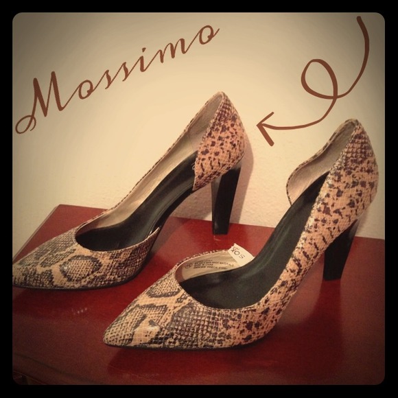 Snake print heels 💖