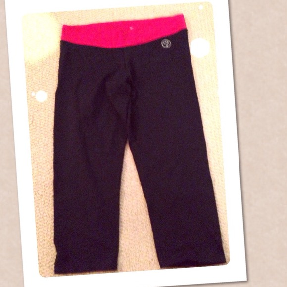 ~SOLD~ in bundle Zumba (R) Capri leggings