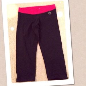 ~SOLD~ in bundle Zumba (R) Capri leggings