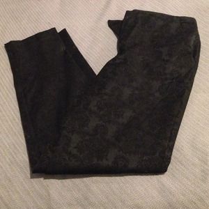 Black skinny pants with velvet embossed design