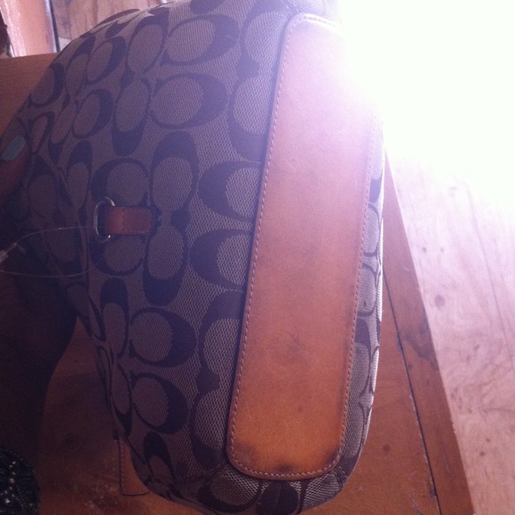 Authentic Coach Purse Cute 👀 ⬇Lower⬇ - Picture 4 of 4