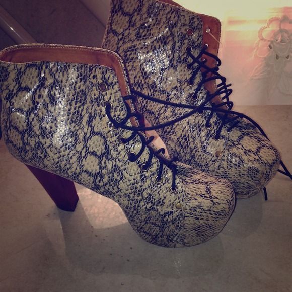 Jeffrey Campbell "Lita"